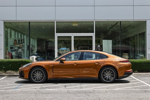 New 2025 Porsche Panamera 4 image 2