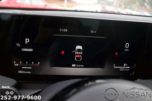 Used 2025 Nissan Kicks SR image 17