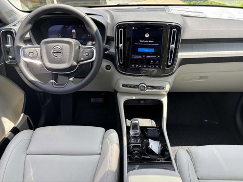 New 2026 Volvo XC40 B5 Ultra w/ Protection Package Premier image 28