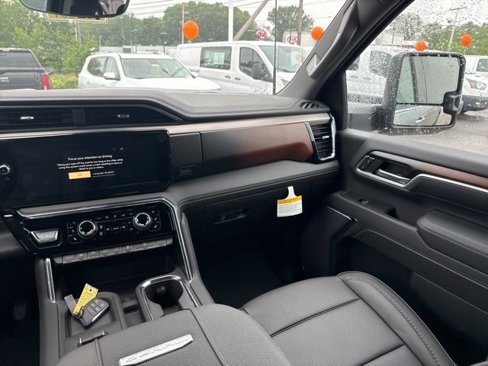 New 2025 GMC Sierra 2500 Denali w/ Denali Reserve Package image 15