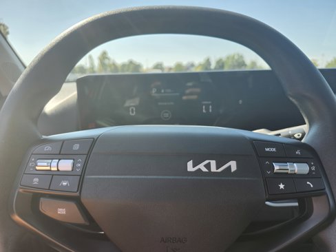 Used 2025 Kia K4 LXS image 19