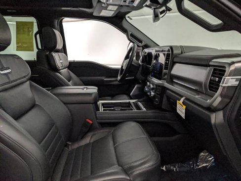 Certified 2025 Ford F450 Platinum w/ FX4 Off-Road Package image 27