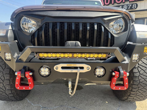 Used 2018 Jeep Wrangler Unlimited Sahara w/ Cold Weather Group image 9