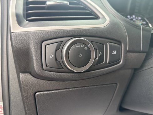 Used 2024 Ford Edge SEL image 12