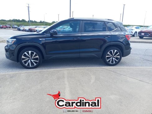 Used 2022 Volkswagen Taos SE w/ Panoramic Sunroof Package image 13