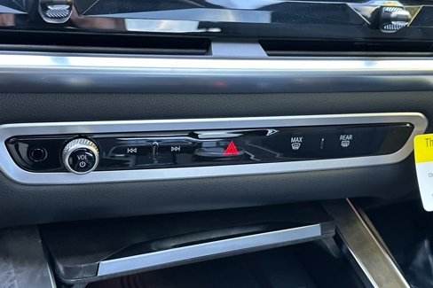 New 2026 BMW X7 M60i image 19