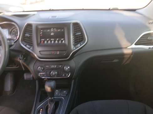 Used 2021 Jeep Cherokee Latitude image 14