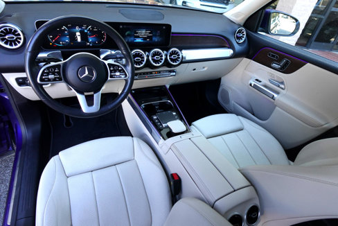 Used 2021 Mercedes-Benz GLB 250 4MATIC w/ Premium Package image 7