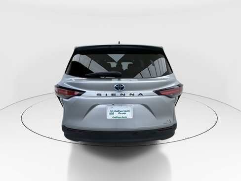 Used 2022 Toyota Sienna LE image 7