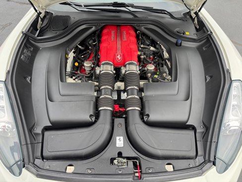 Used 2014 Ferrari California image 37