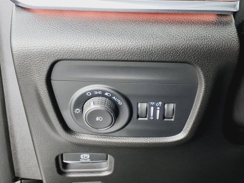 Used 2024 Jeep Grand Cherokee Summit w/ Luxury Tech Group V image 22