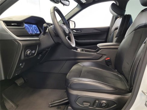 Used 2024 Jeep Grand Cherokee Altitude image 4