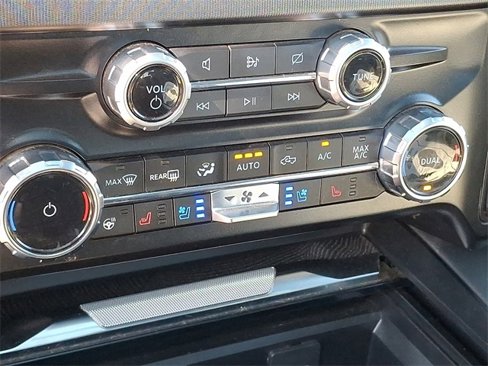 Used 2024 Ford F250 Platinum image 12