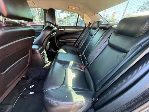 Used 2015 Chrysler 300 Limited image 14
