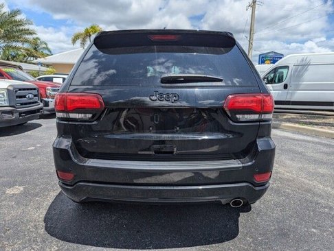 Used 2019 Jeep Grand Cherokee Altitude image 5
