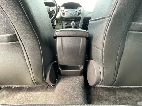 Used 2016 Ford Focus SE w/ Equipment Group 201A image 34