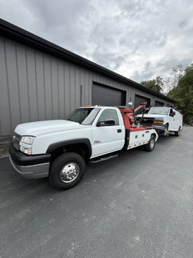 Used 2005 Chevrolet Silverado 3500 2WD Regular Cab w/ Heavy-Duty Power Package image 1