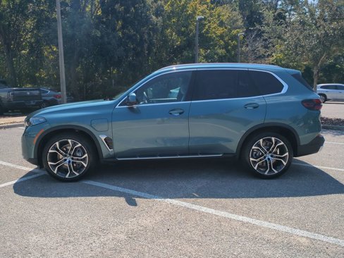 New 2026 BMW X5 xDrive50e image 8