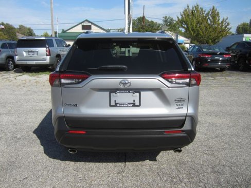 Used 2019 Toyota RAV4 XLE Premium image 7