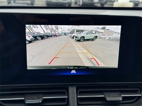 Used 2025 Chevrolet Trax RS w/ Sunroof Package image 16