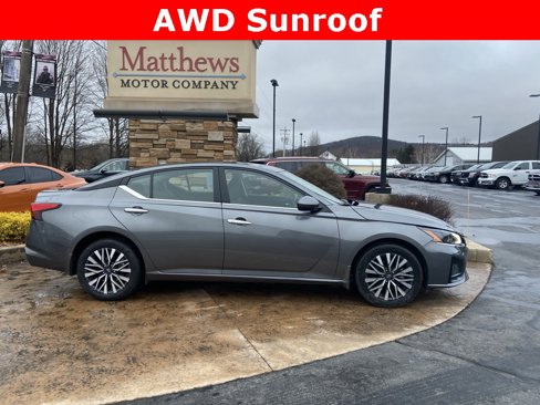 Used 2024 Nissan Altima 2.5 SV w/ SV Premium Package image 3