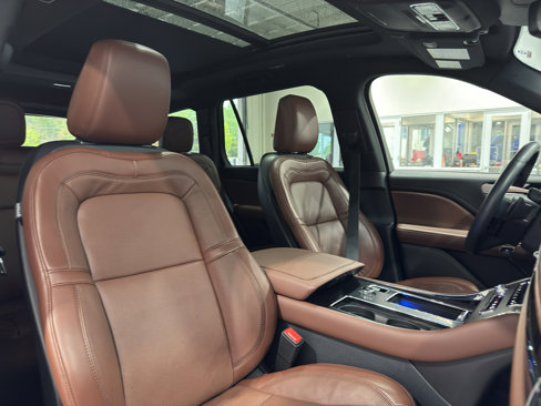 Used 2025 Lincoln Aviator Reserve w/ Illumination Package image 10