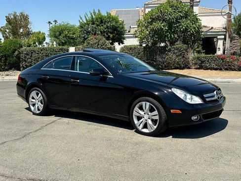 Used 2010 Mercedes-Benz CLS 550 w/ Premium I Pkg image 3