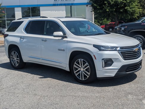 Used 2023 Chevrolet Traverse High Country image 2