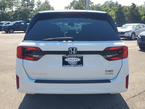 New 2026 Honda Odyssey Touring image 9