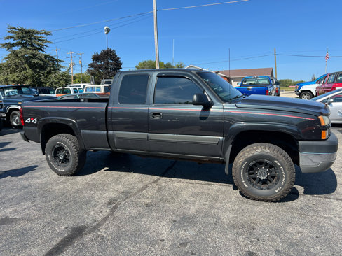 Used 2005 Chevrolet Silverado 2500 LS w/ Snow Plow Prep Package image 3