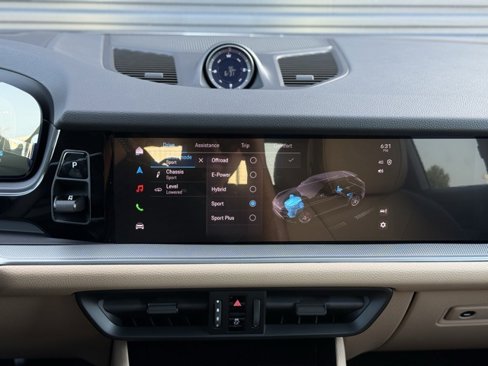 New 2025 Porsche Cayenne E-Hybrid image 21