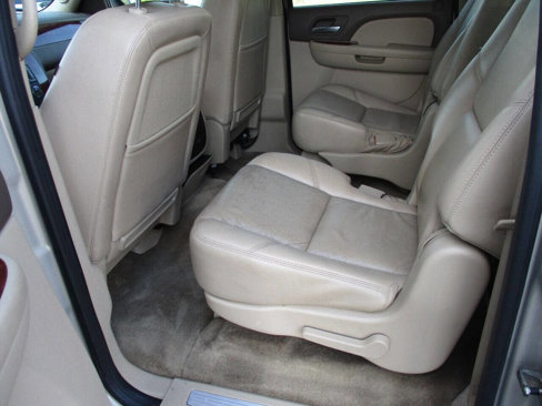 Used 2011 Chevrolet Suburban LTZ image 10