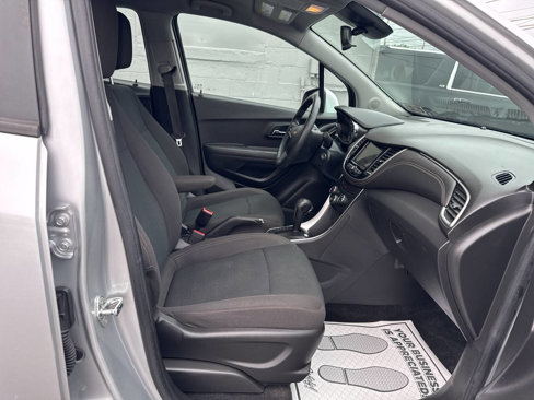 Used 2018 Chevrolet Trax LS image 23