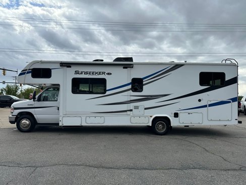 Used 2019 Ford E-450 and Econoline 450 Super Duty w/ Motorhome Prep Package image 5