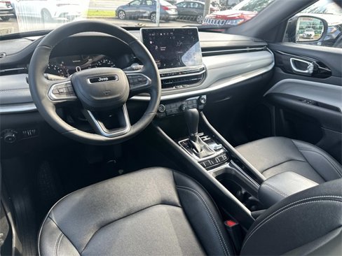 Certified 2025 Jeep Compass Limited image 13