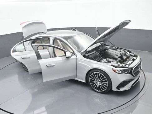 Used 2025 Mercedes-Benz E 350 Sedan image 81