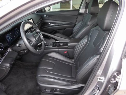 Used 2024 Hyundai Elantra Limited image 18