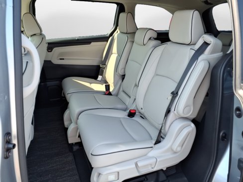 New 2026 Honda Odyssey Touring image 9