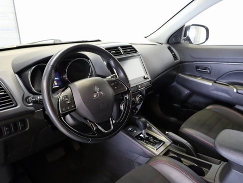 Used 2024 Mitsubishi Outlander Sport SE image 4