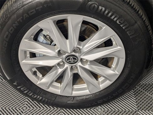 Used 2024 Toyota Corolla Cross LE image 8