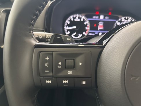 New 2025 Nissan Pathfinder SL image 16