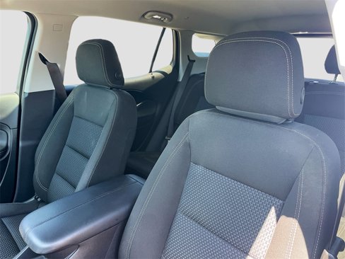 Used 2023 GMC Terrain SLE w/ Driver Convenience Package image 12