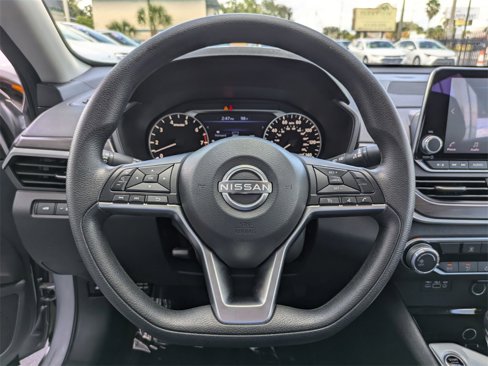 Used 2024 Nissan Altima 2.5 SV image 21