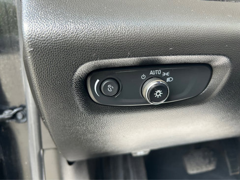 Used 2022 Chevrolet Traverse LT image 22