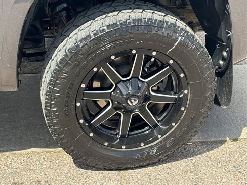 Used 2018 Toyota Tundra SR5 w/ SR5 Upgrade Package image 28