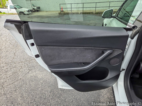 Used 2022 Tesla Model Y Performance image 28