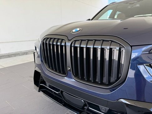 Used 2026 BMW X7 xDrive40i w/ M Sport Package image 2