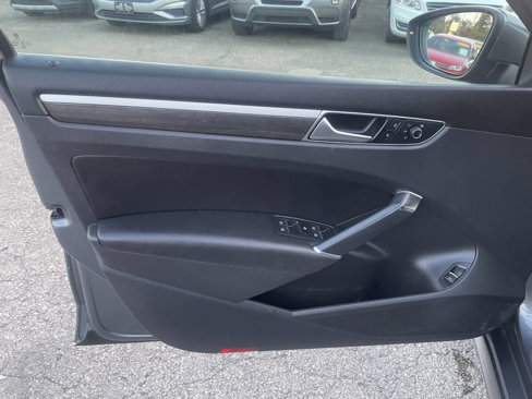 Used 2017 Volkswagen Passat 1.8T SE image 18