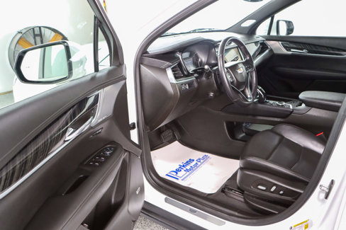 Used 2023 Cadillac XT6 Premium Luxury image 3