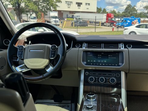 Used 2017 Land Rover Range Rover HSE image 20